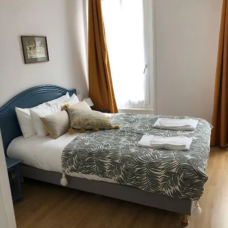 D'arromanches Pappagall מלון